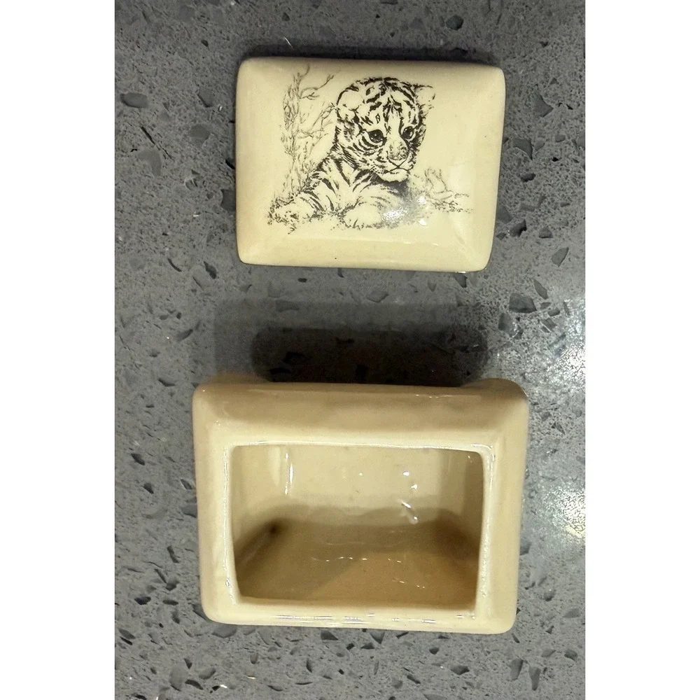 Vtg Lion Tiger Cub Baby Miniature Ceramic Trinket Box Japan Small World Greeting